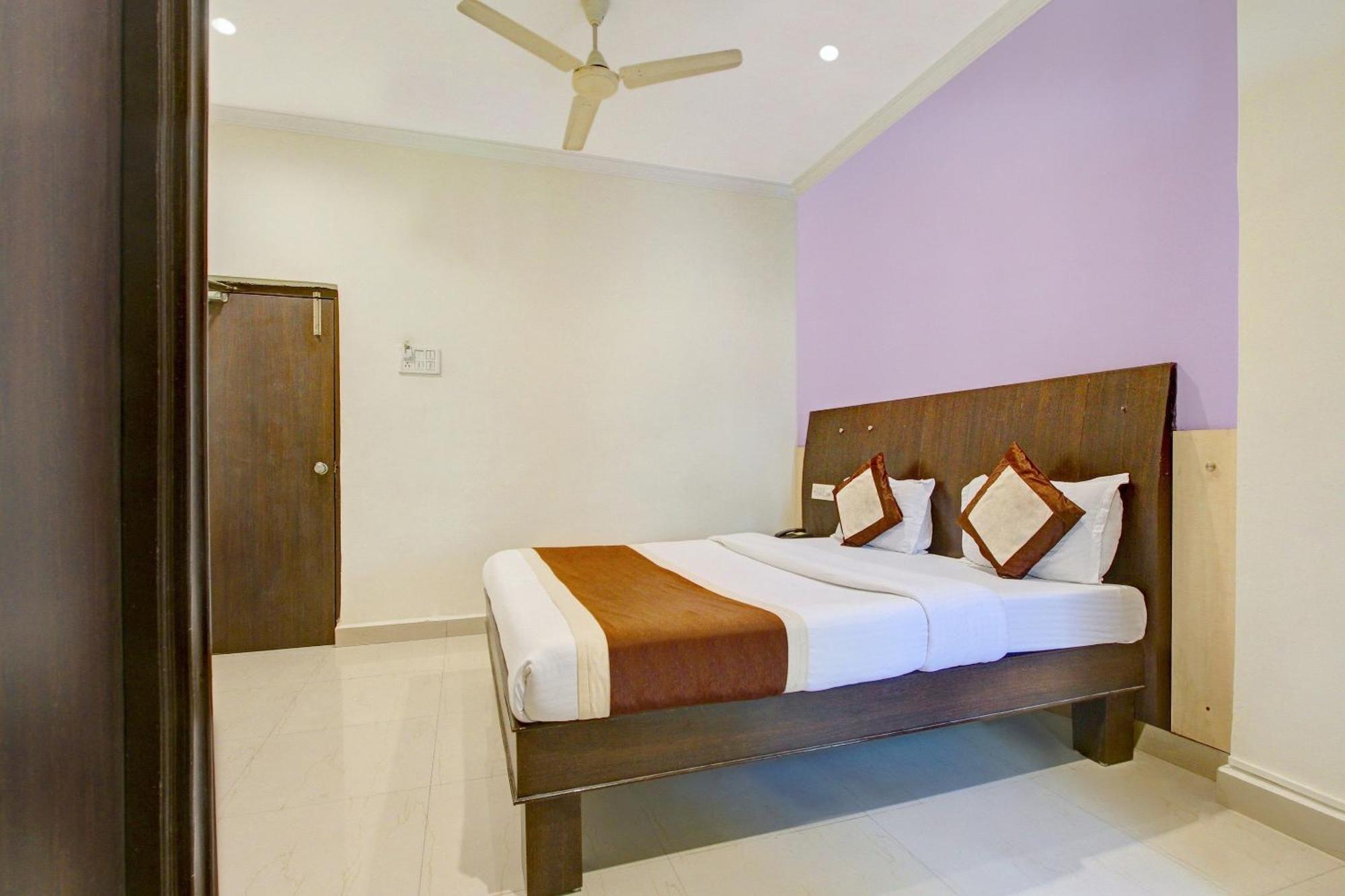 Hotel Super Collection O Alekhya Residency Hyderabad Exterior foto