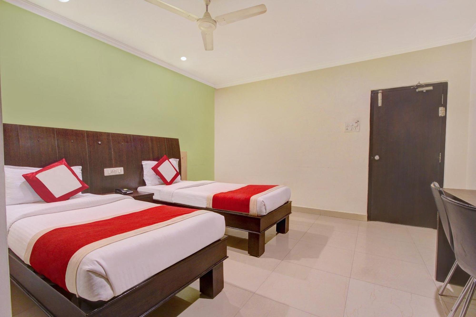 Hotel Super Collection O Alekhya Residency Hyderabad Exterior foto
