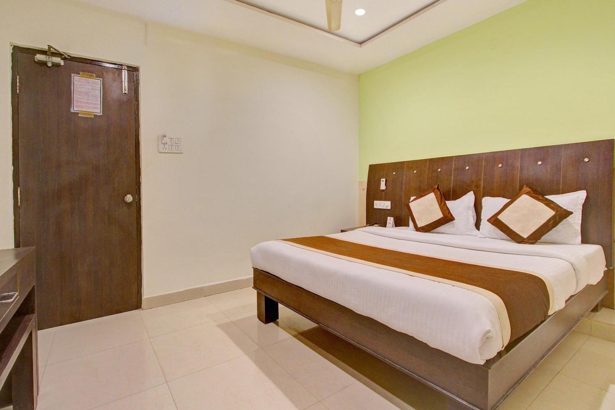 Hotel Super Collection O Alekhya Residency Hyderabad Exterior foto